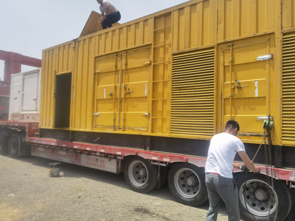 日照除了负载情况和发动机维护，还有哪些因素会影响 200kw 柴油发电机的油耗？